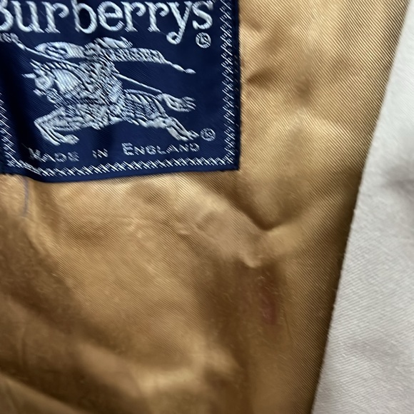 Men’s Burberry double lined trench coat Size L button closure. Pre owned - Picture 4 of 12